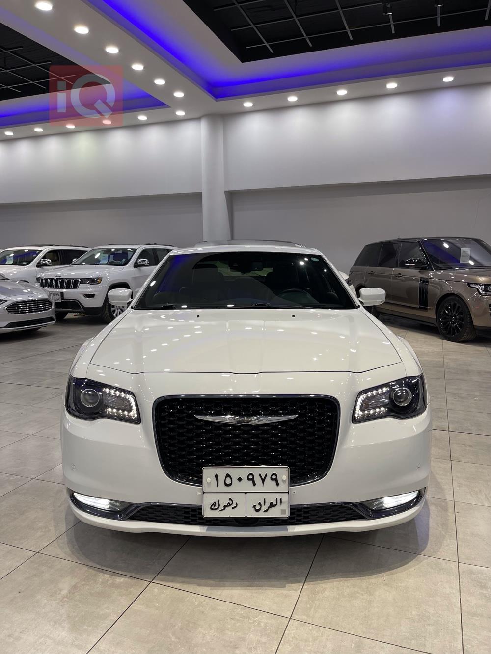 کرایسلەر 300